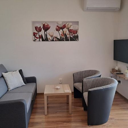 Apartmany Rubin Nesvady Buitenkant foto