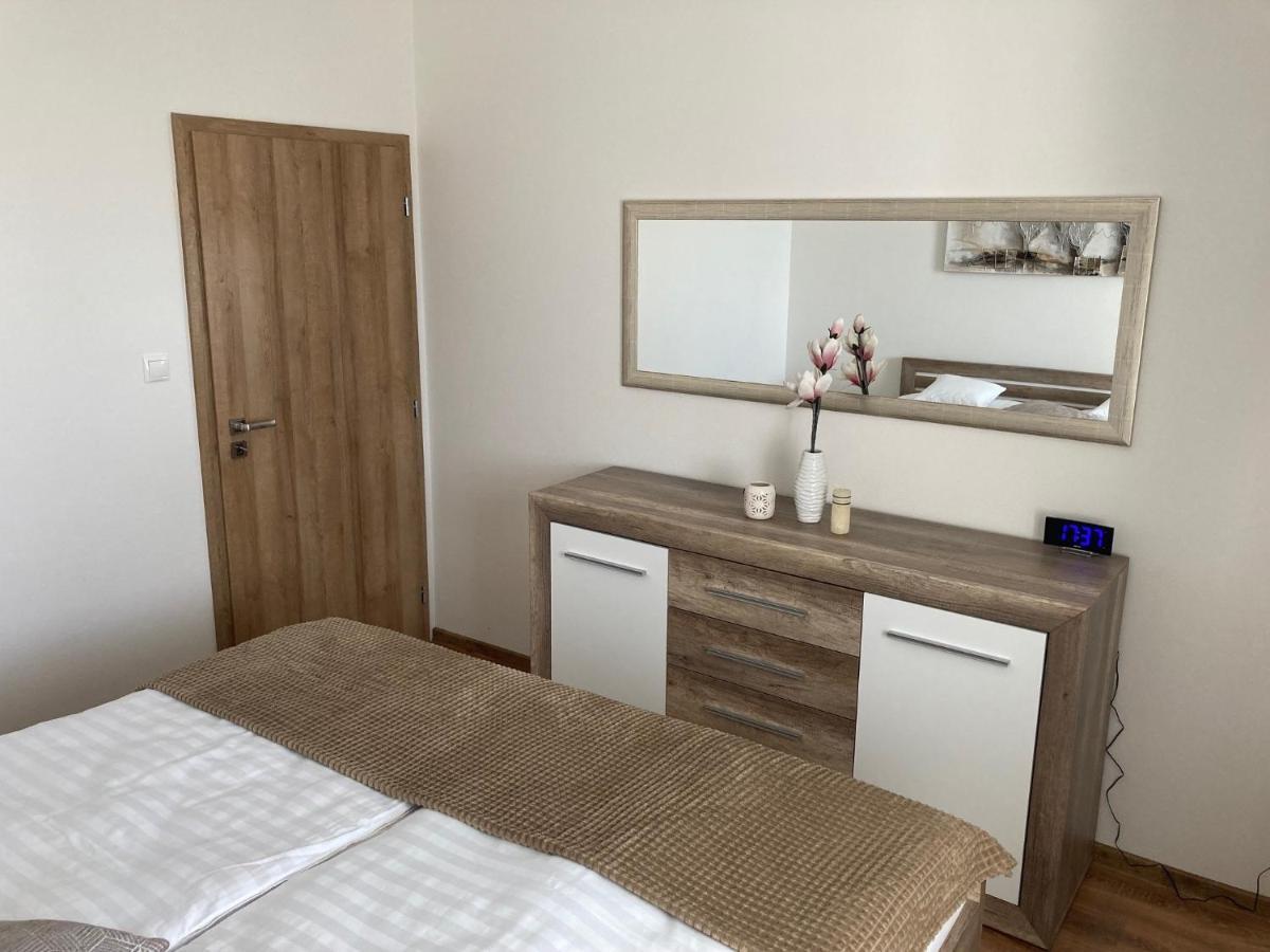 Apartmany Rubin Nesvady Buitenkant foto