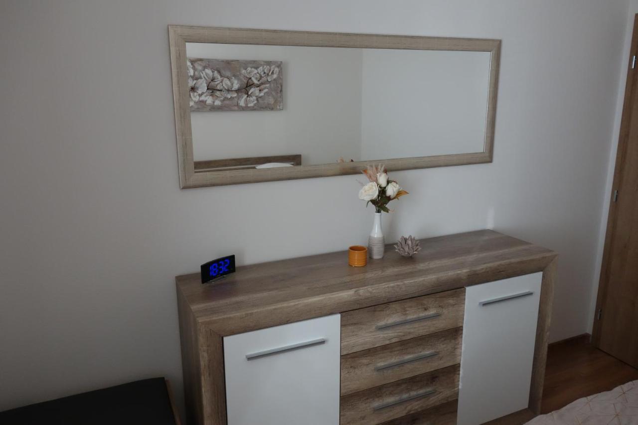 Apartmany Rubin Nesvady Buitenkant foto