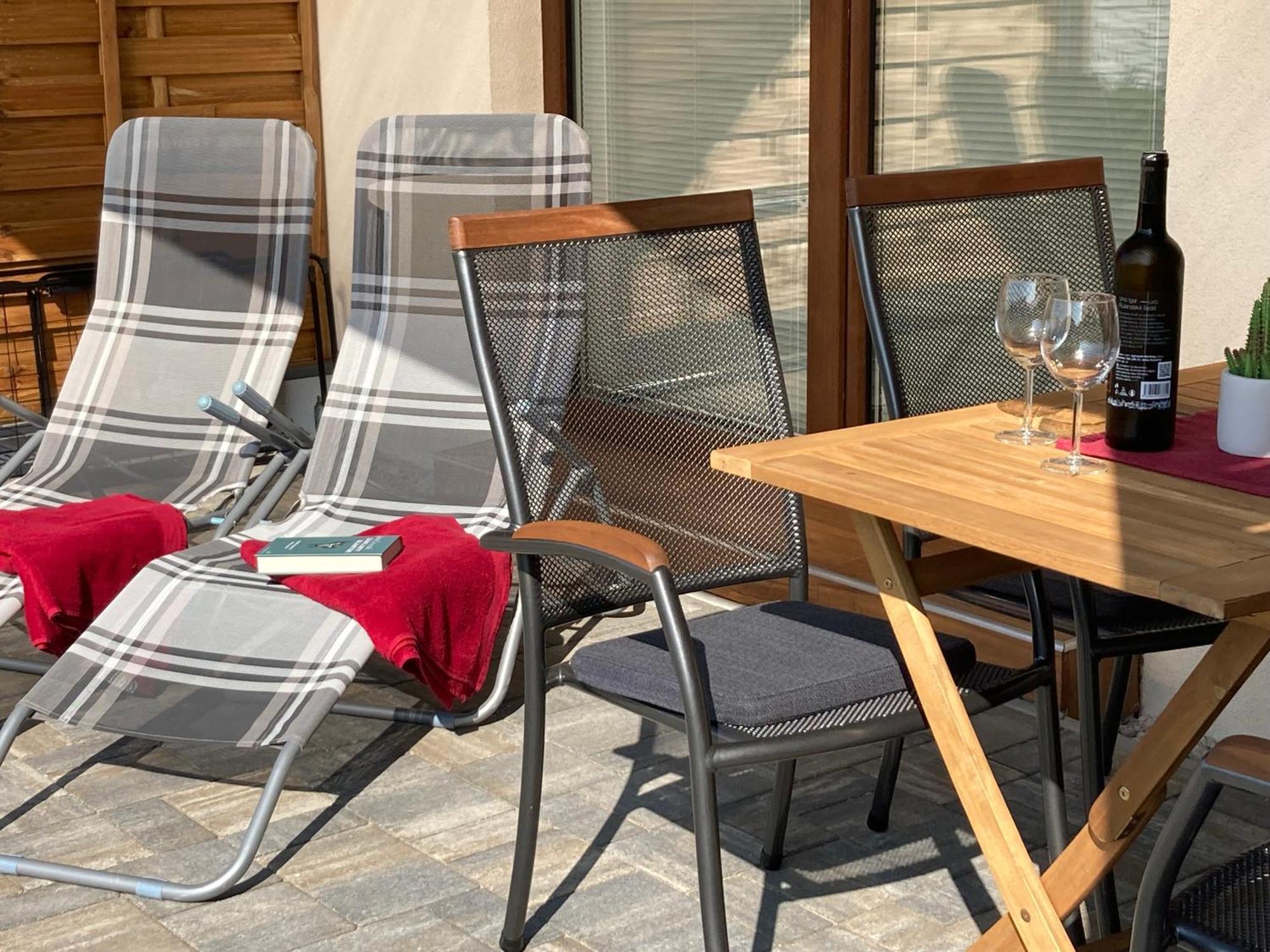 Apartmany Rubin Nesvady Buitenkant foto