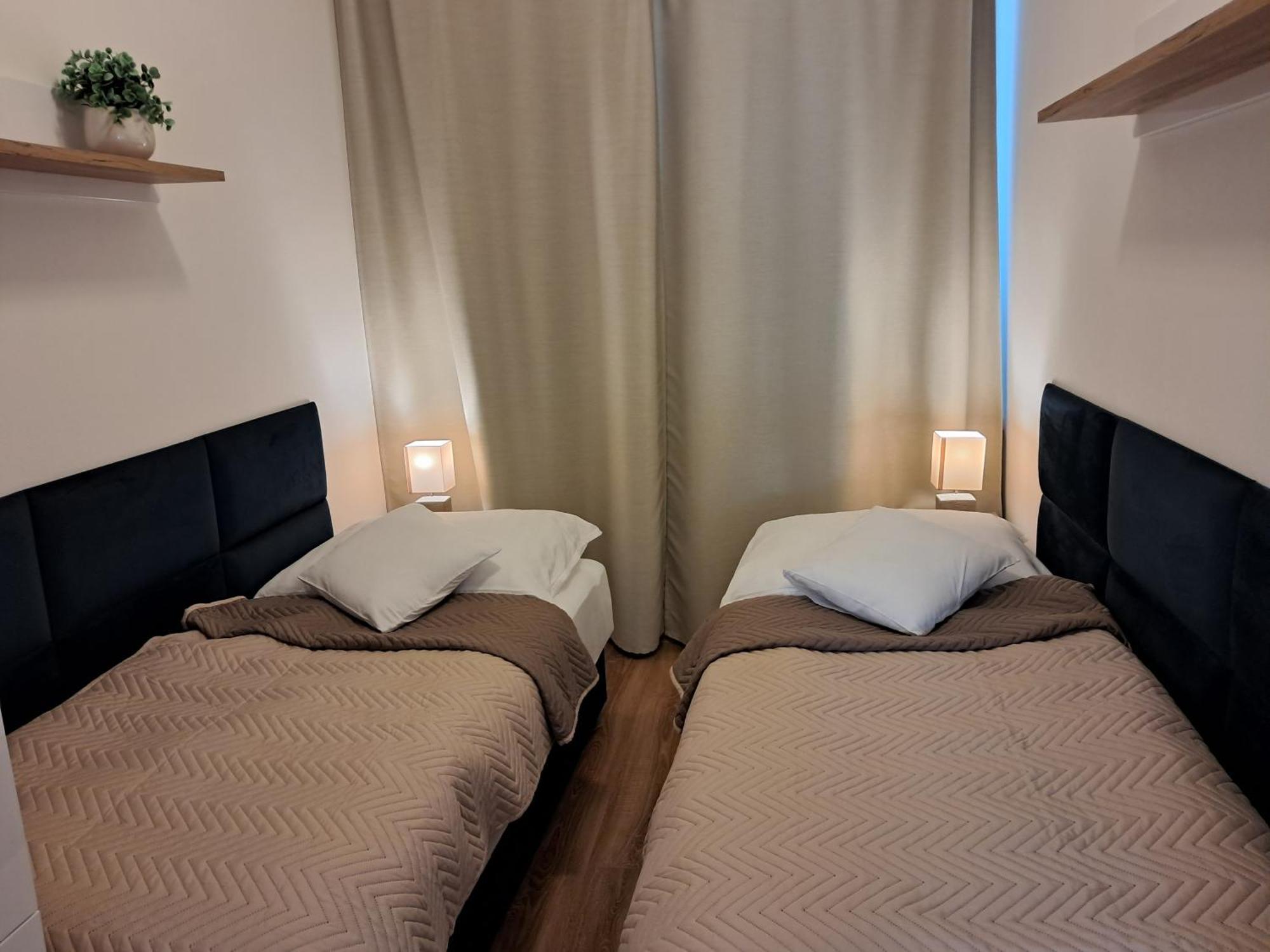 Apartmany Rubin Nesvady Buitenkant foto