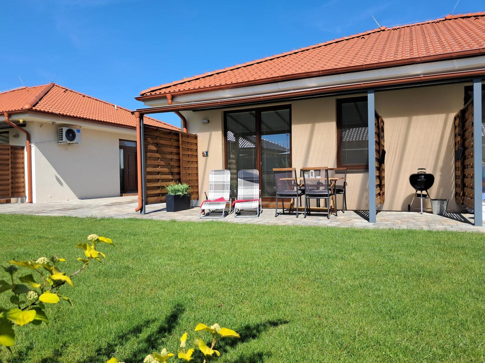 Apartmany Rubin Nesvady Buitenkant foto